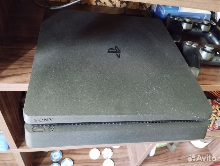 Игровая приставка ps4