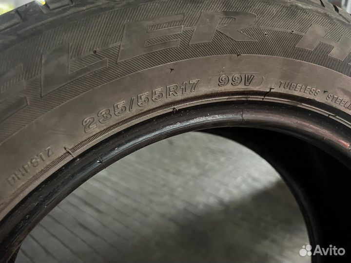Bridgestone Dueler H/P Sport 235/55 R17
