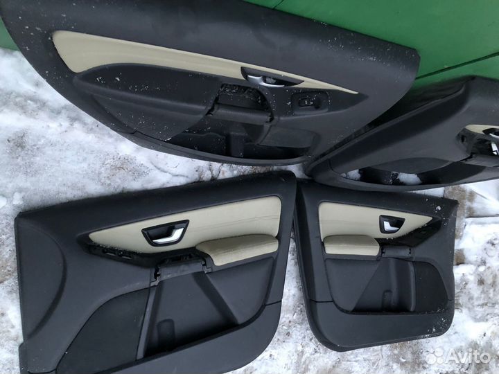 Обшивки дверные Volvo XC90 Executive c кнопками