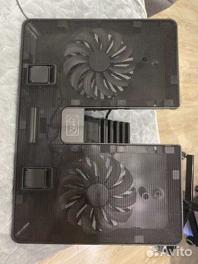 Подставка с охлаждением