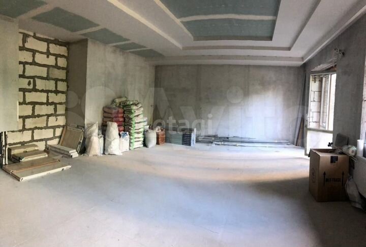 2-к. квартира, 82 м², 1/4 эт.