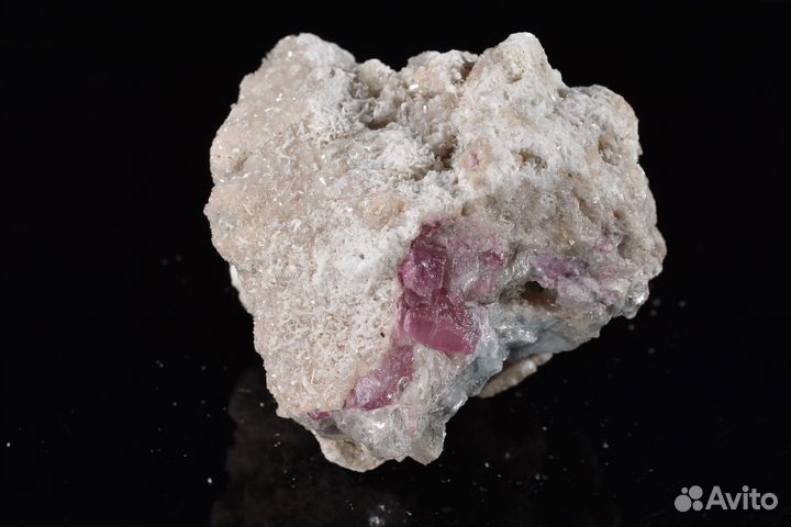 Турмалин, лепидолит, альбит, цеолит. Лот №615