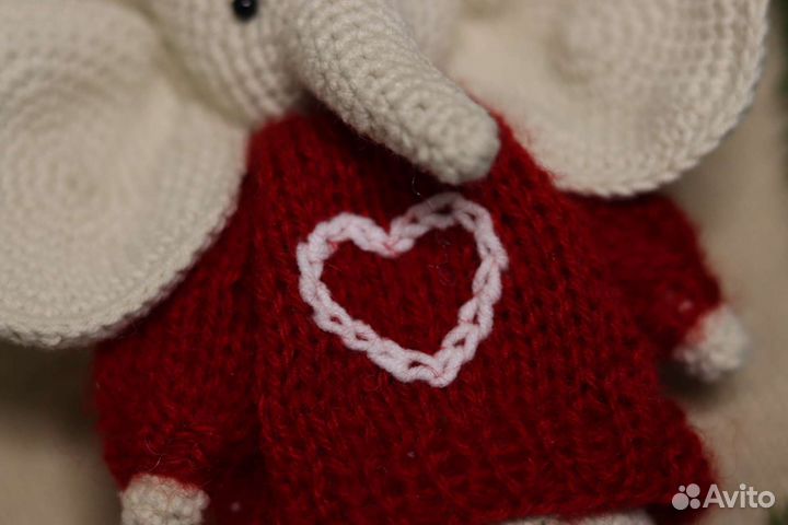 Вязаный слонёнок, игрушка