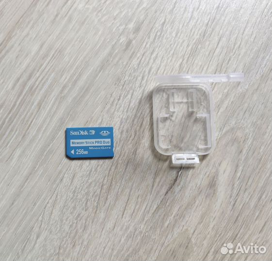 Карта памяти Sony Memory Stick Pro HG Duo