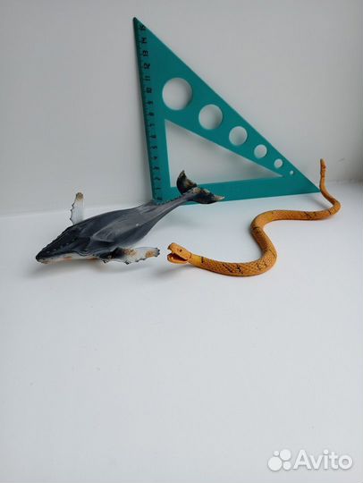 Морские животные - рыба кит и змея - монстры