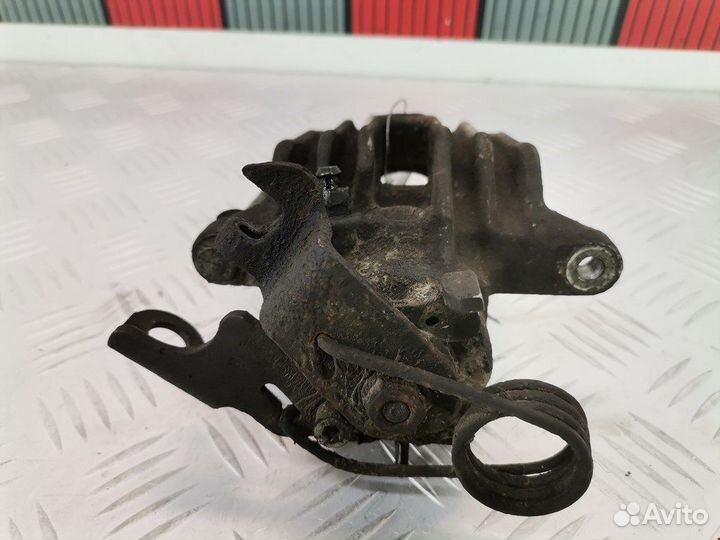 Суппорт задний правый для Volkswagen Passat 5