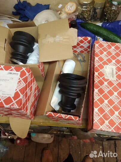 Главный тормозной цилиндр на Мерседес мб 100д