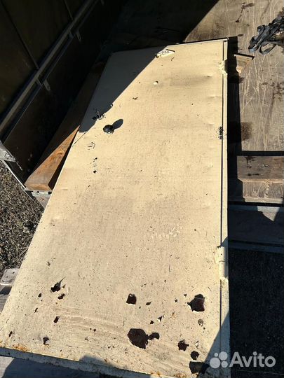 Продам железную входную дверь