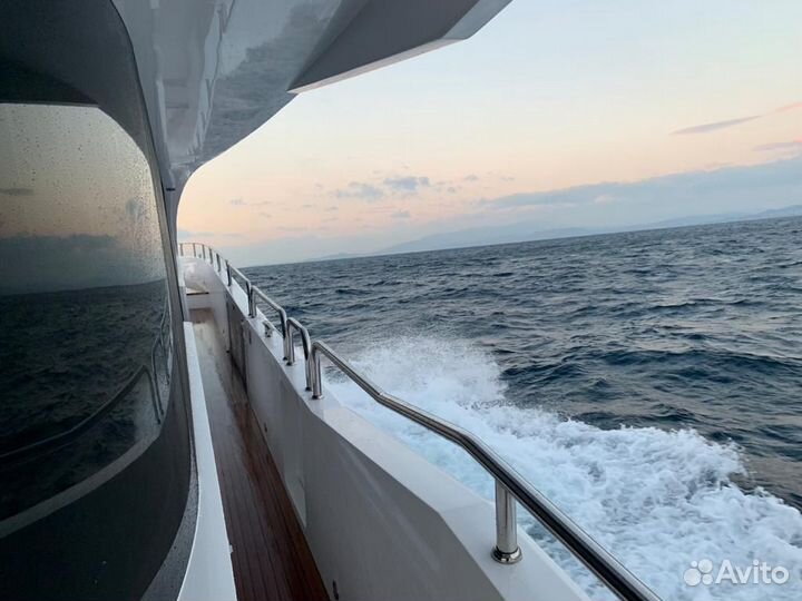 Моторная яхта Sunseeker 86 2018 г.в