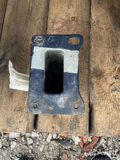 Кронштейн усилителя бампера правый kia ceed ed