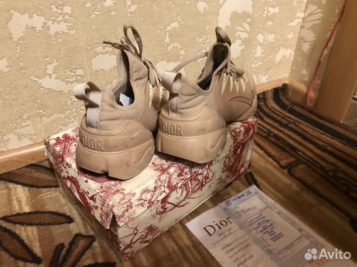 Кроссовки