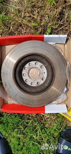 Продам тормозные диски и колодки