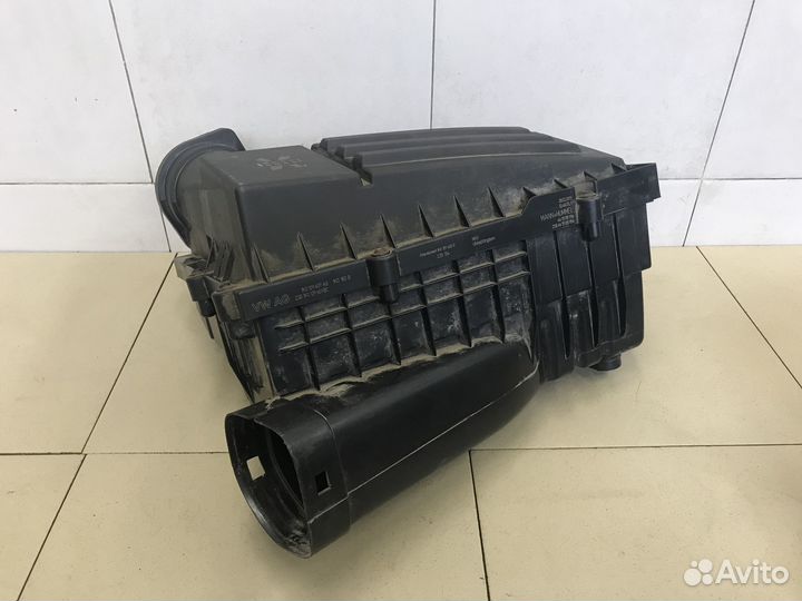 Корпус воздушного фильтра Passat B7 2011-2015