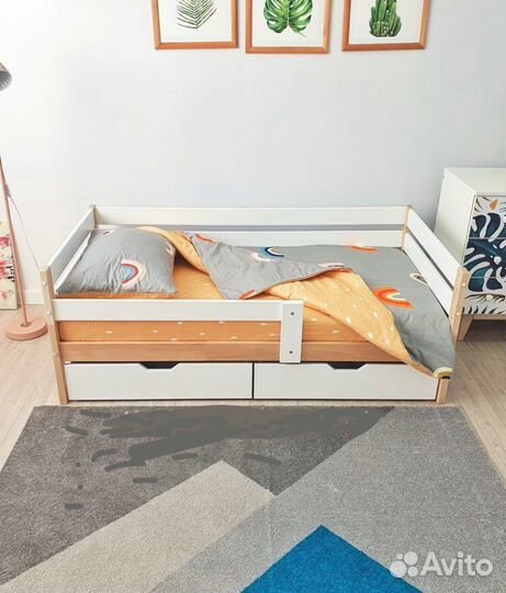 Детская кровать из массива дерева