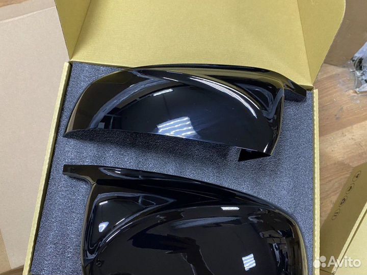 Накладки зеркал на BMW E70 / E71 черный глянец