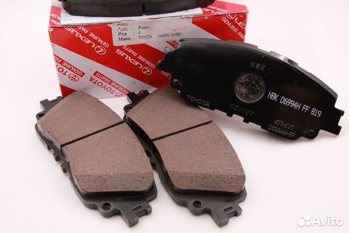 Тормозные колодки передние Toyota Camry XV70