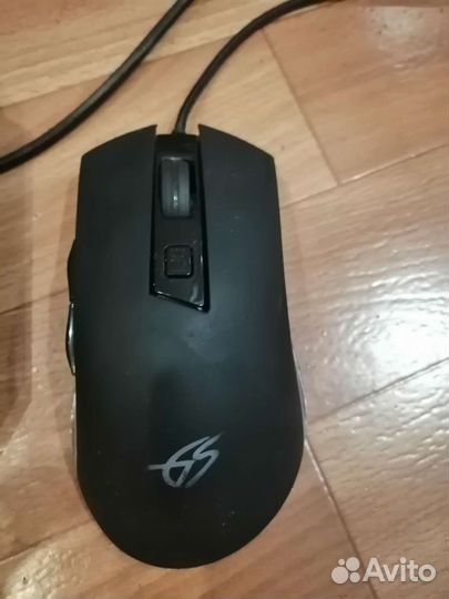 Игровая клавиатура и мышь