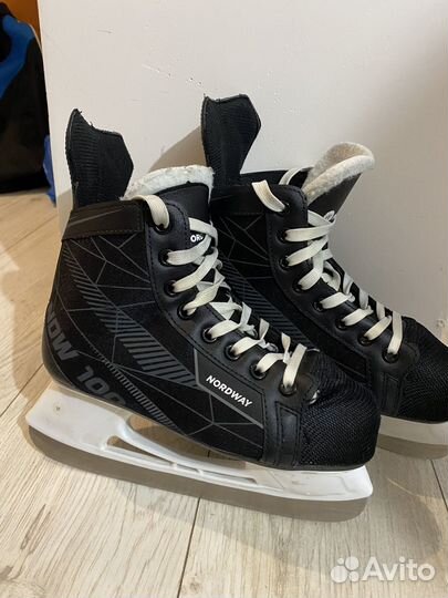 Коньки хоккейные