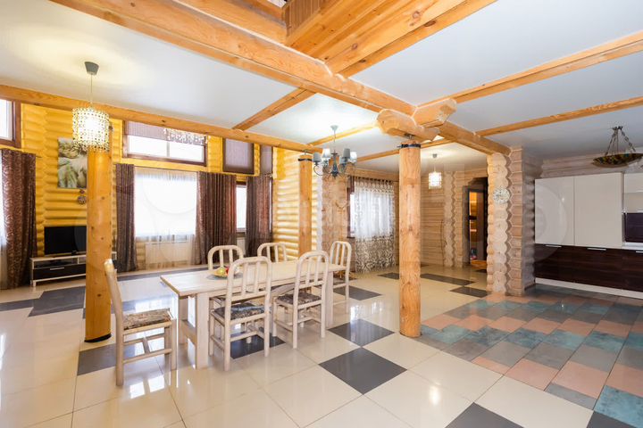 Коттедж 255 м² на участке 18 сот.