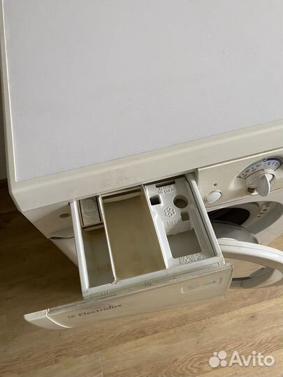 Стиральная машина б/у Electrolux EWS1046