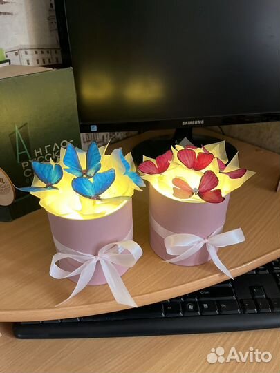 Букет из бабочек в коробке