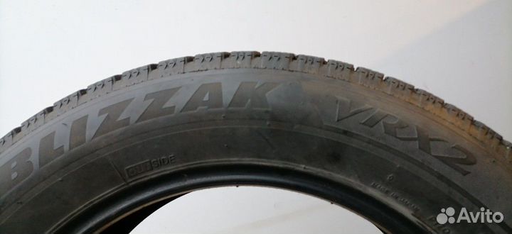 Bridgestone Blizzak VRX2 215/60 R17