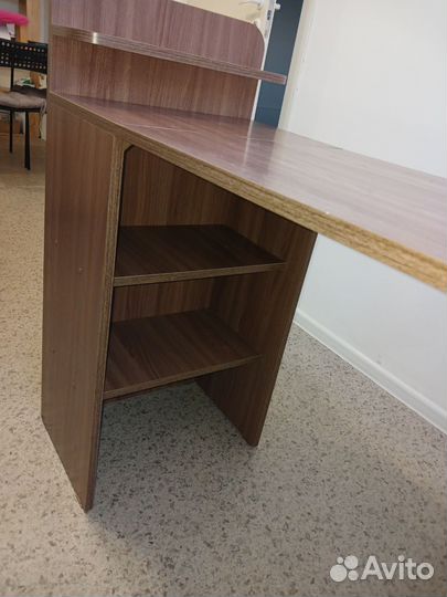 Маникюрный стол складной