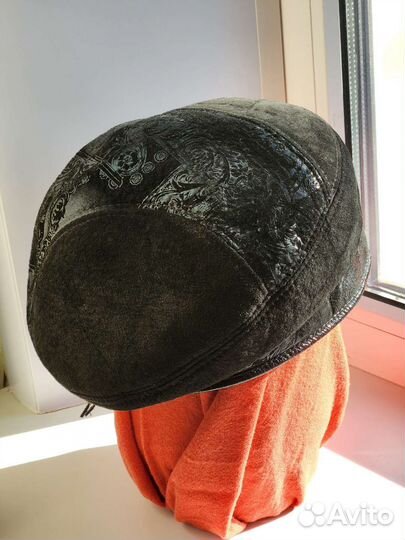 Берет женский кожаный