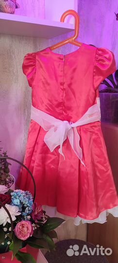 Платье праздничное для девочки 5 -6 лет