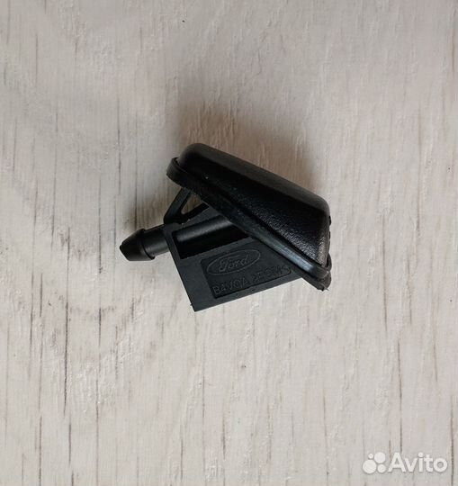 Форсунки омывателя Ford Focus