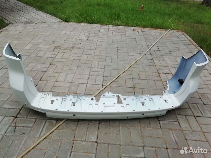 Продаётся задний бампер на Тойота Прадо 2011 года