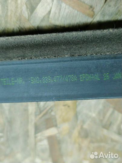 Молдинг стекла задний правый Volkswagen Tiguan 5N1