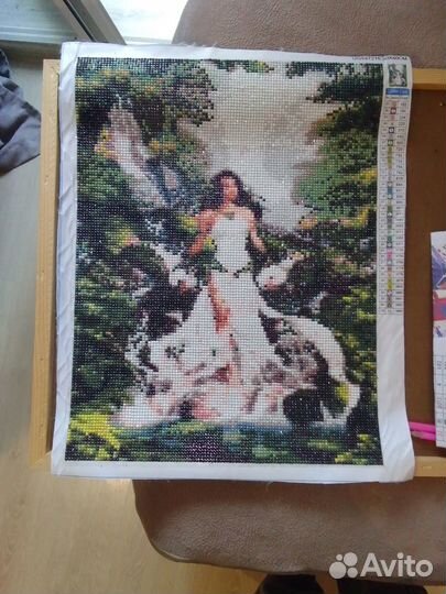 Готовая вышивка крестом (восемь картин)