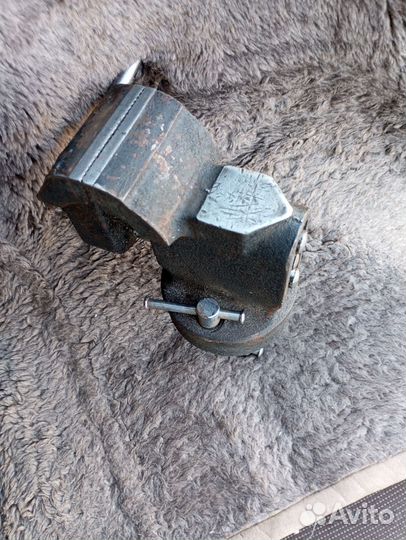 Тиски тисы слесарные СССР