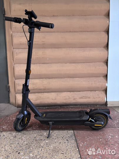 Электросамокат ninebot max g2
