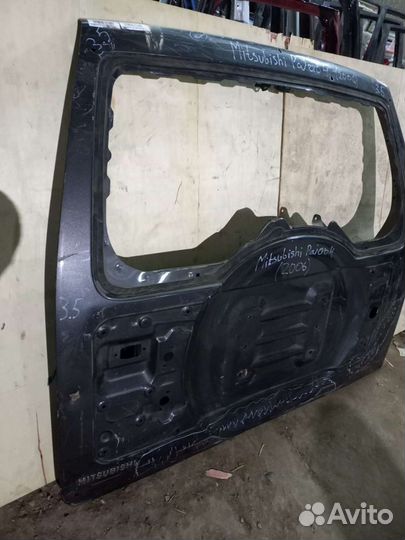 Крышка дверь багажника Mitsubishi Pajero 4
