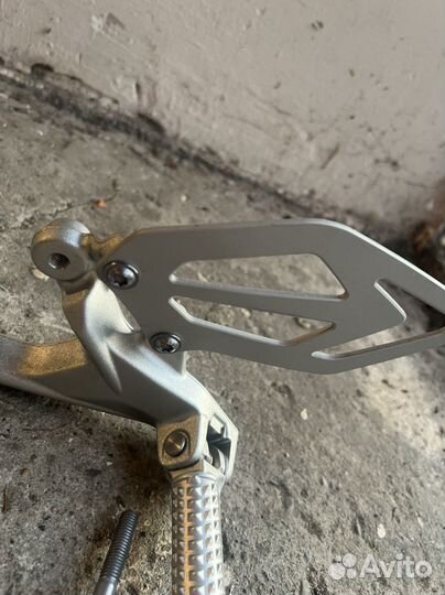 S1000rr передние подножки