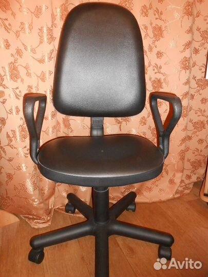 Компьютерное кресло