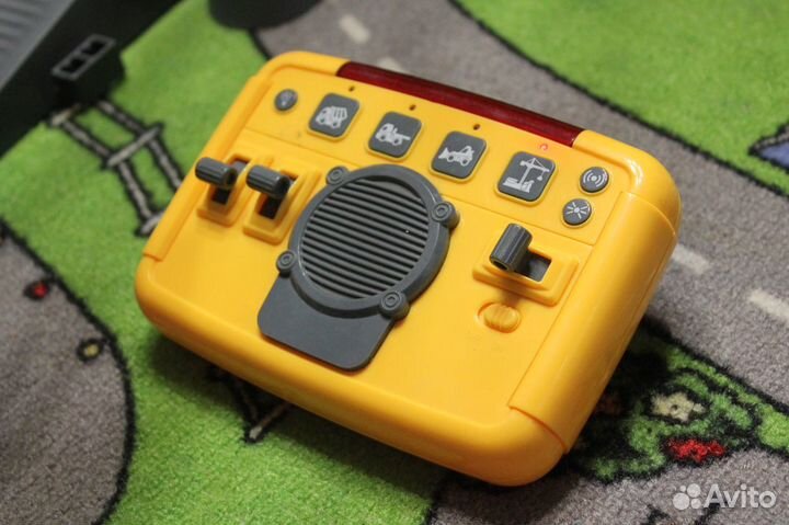 Игрушечный кран