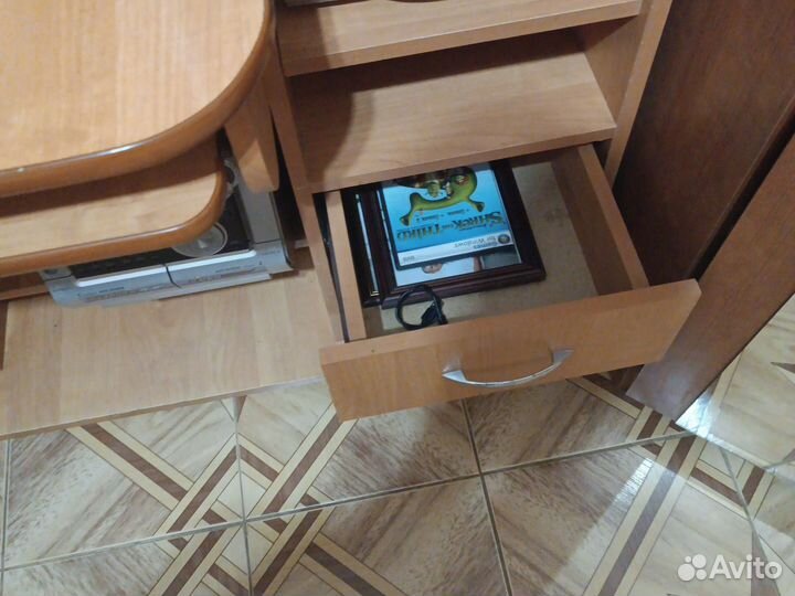 Компьютерный стол