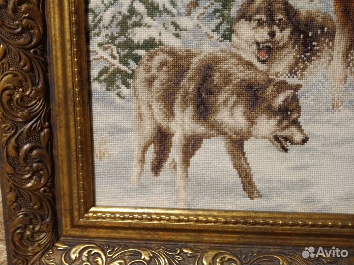 Картина вышитая