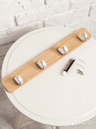 Вешалка настенная