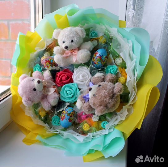 Букет из игрушек с конфетами 