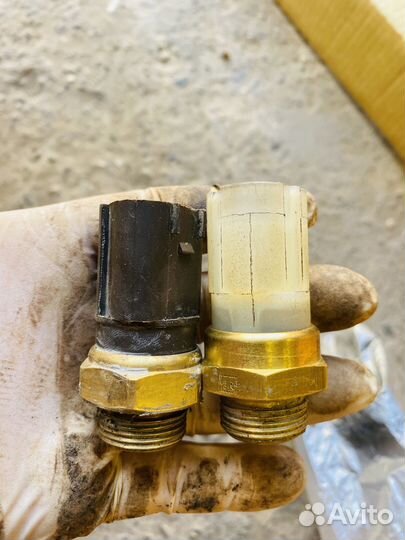 Датчик включения вентилятора шкода тур