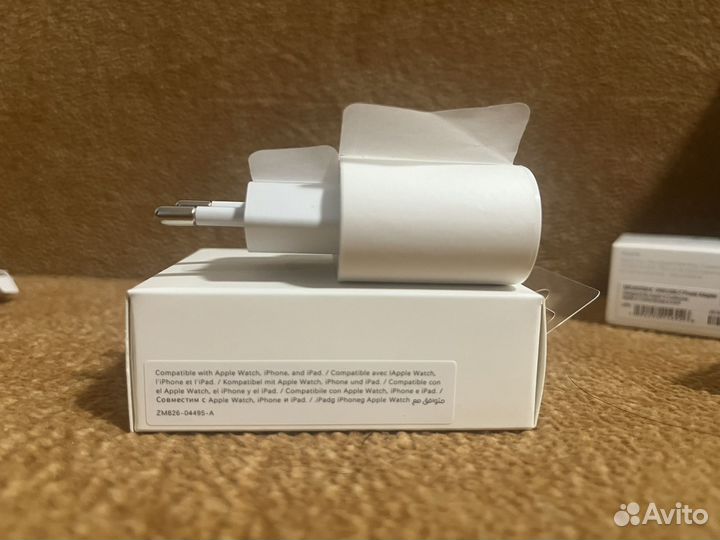 Оригинальная зарядка на iPhone