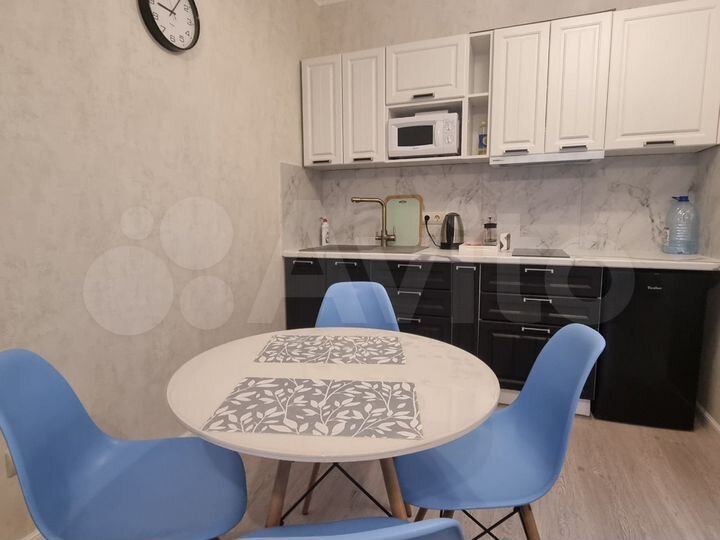2-к. квартира, 45 м², 8/25 эт.