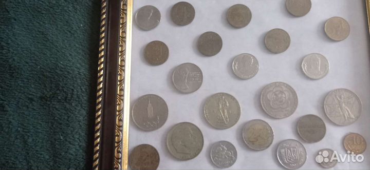 Монеты в рамке