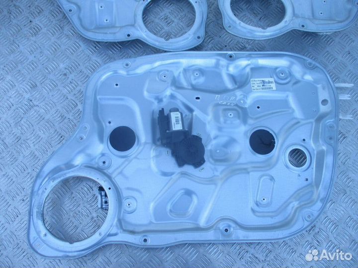 Стеклоподъемник электрический задний Kia Ceed 1