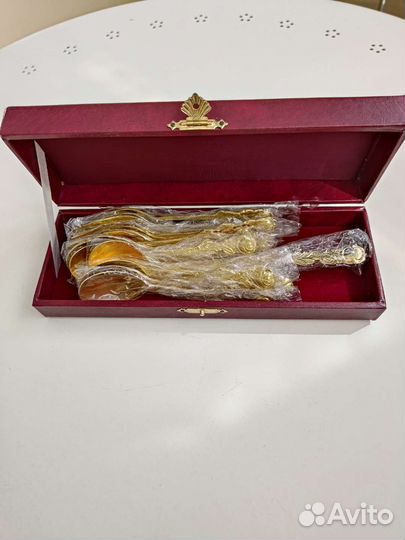 Новый комплект столовых приборов для десерта