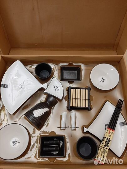 Набор посуды для суши и роллов